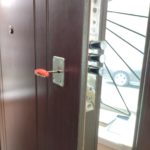 верхний замок снаружи